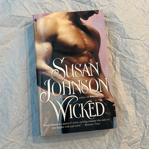⭐️5 for $15⭐️ Wicked by Susan Johnson | Book - Picture 1 of 2